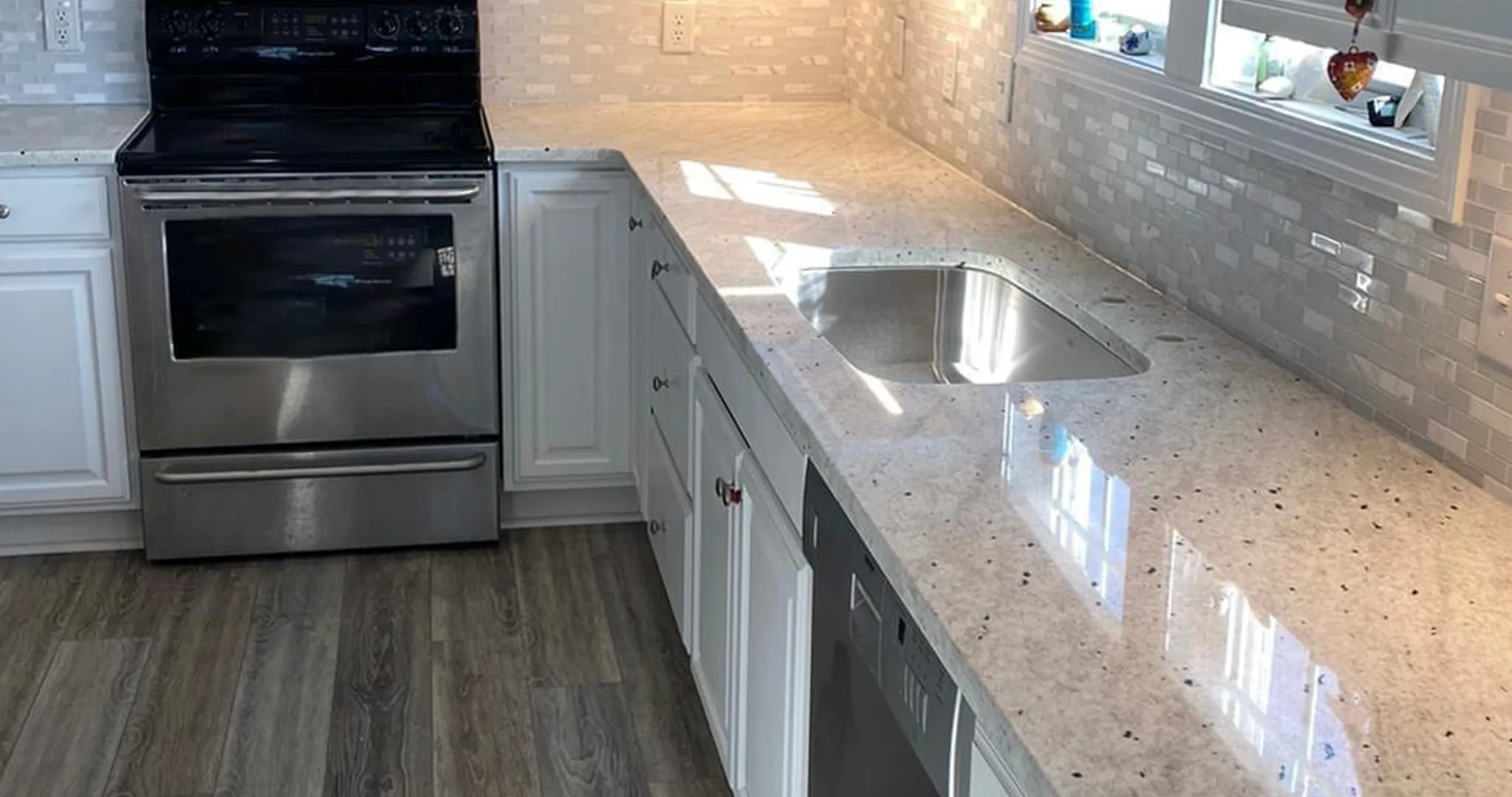 Гранит Pitaya в интерьере (столешница)